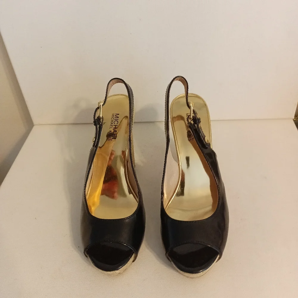Michael Kors Espadrille Black patent leather peep toe platform heels siz…